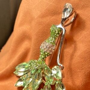 Ladies Brooch Trendy Exquisite Fashion Green #206053823214